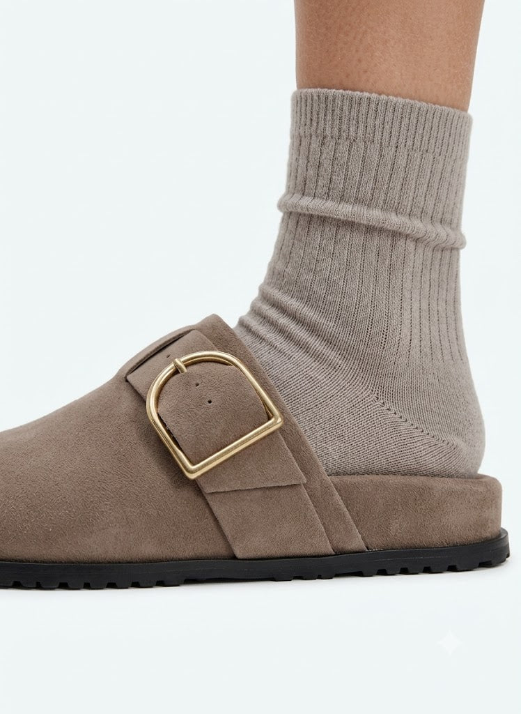 Clog com Fivela