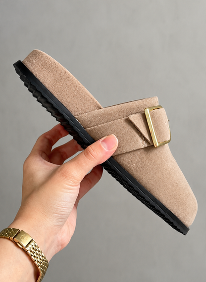 Clog com Fivela