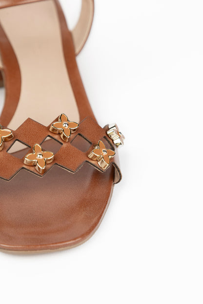 Sandália Aplicação Flor Caramelo