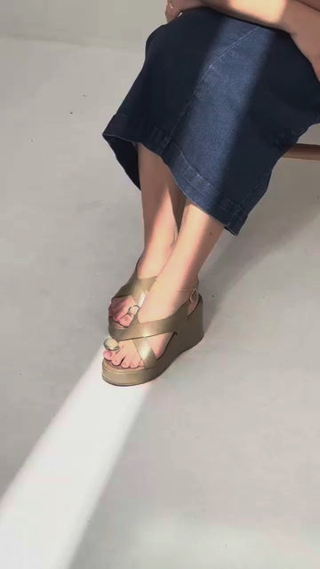 Sandália Anabela com Anel Texas